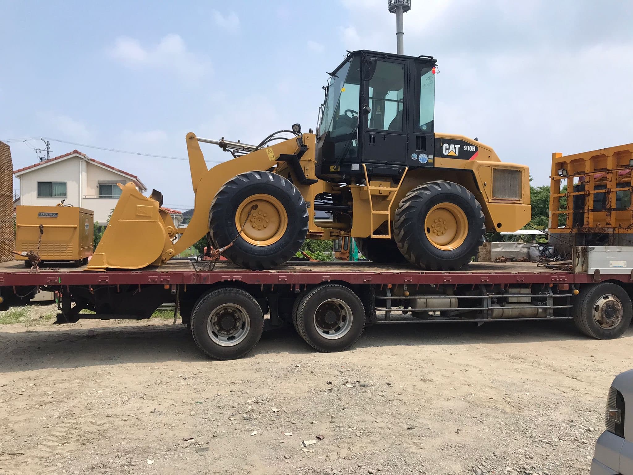 CAT 910H